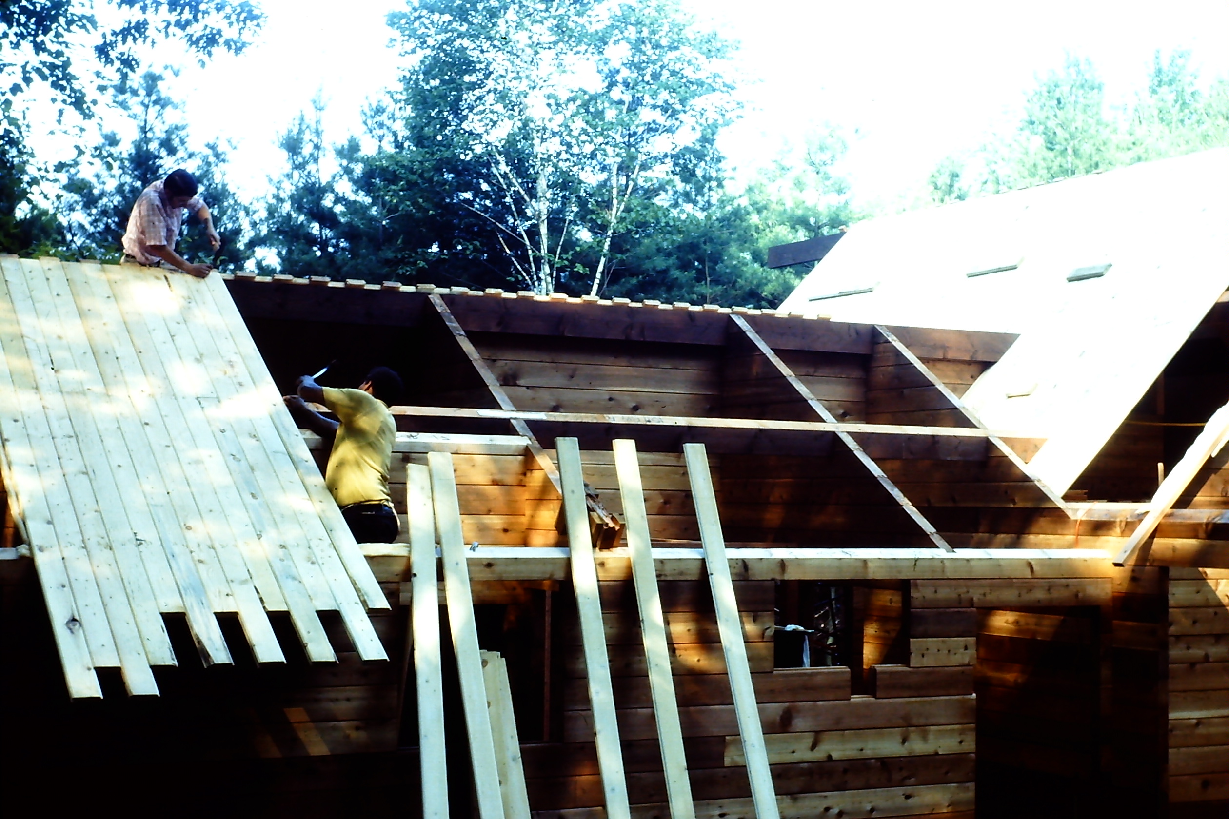 Bob and Gil sheathing the roof